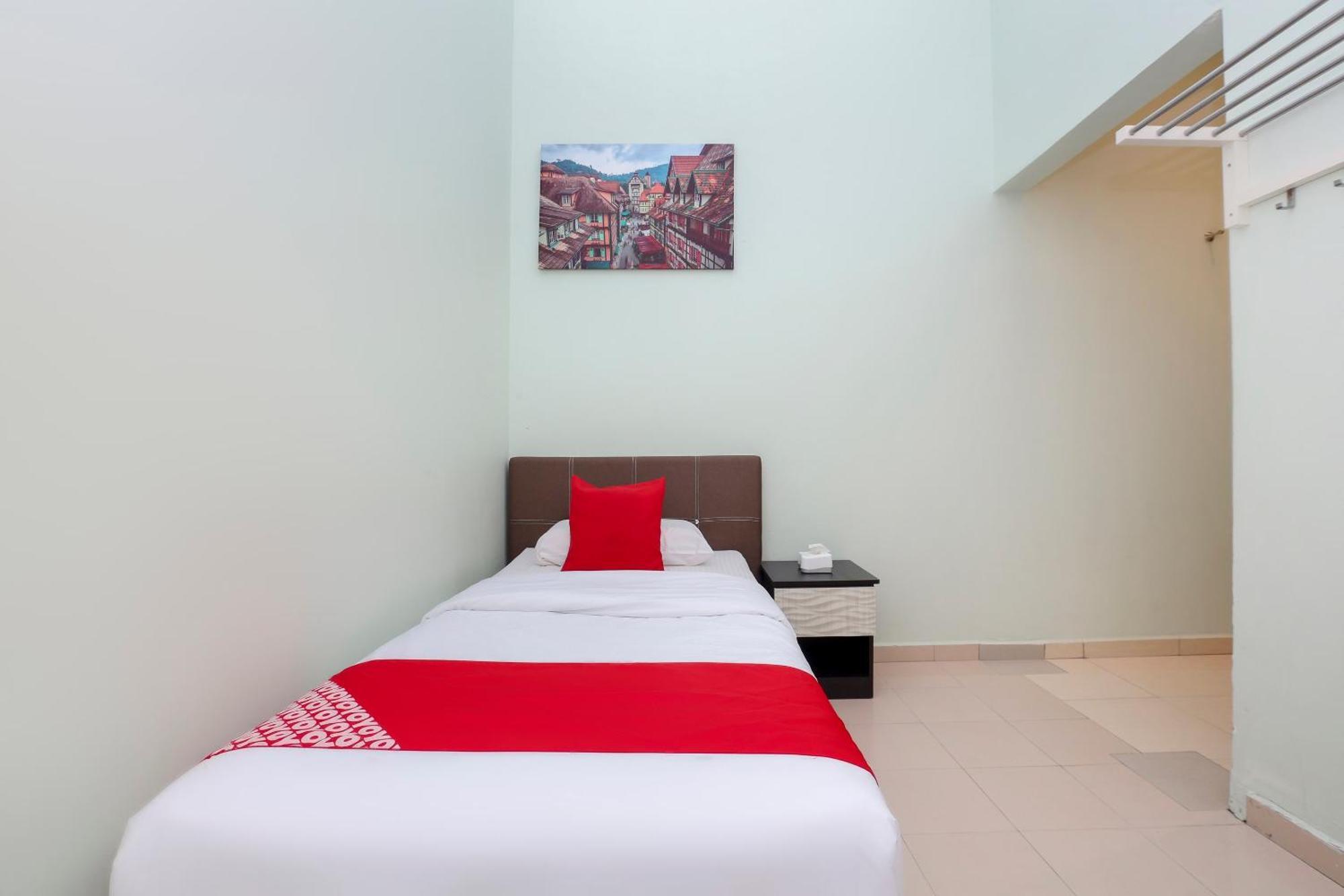 Hotel Oyo 90132 Premium 2*