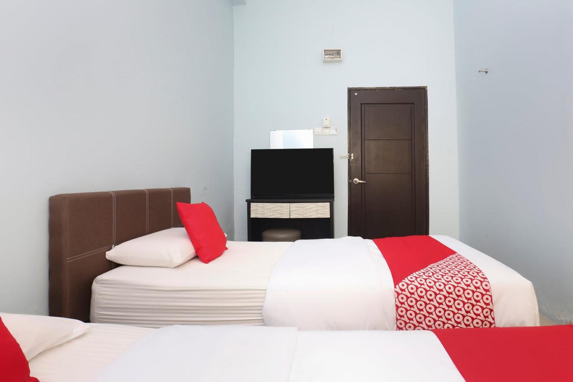 Hotel Oyo 90132 Premium 2*